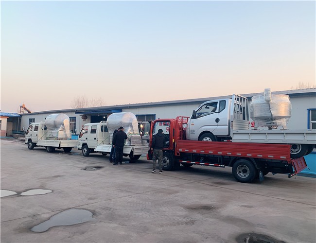 800L、1200L變頻水冷真空滾揉機(jī)，700L電加熱夾層鍋發(fā)往河南