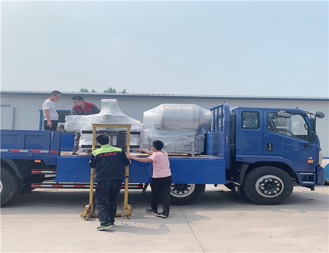 匯品電加熱攪拌鍋、真空包裝機(jī)、真空滾揉機(jī)發(fā)往河南
