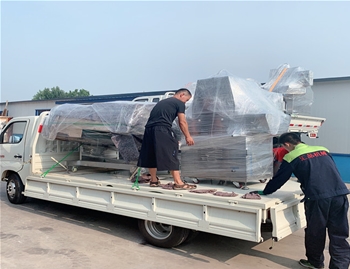 匯品牛肉鹽水注射機(jī)，滾動(dòng)真空包裝機(jī)發(fā)往河南