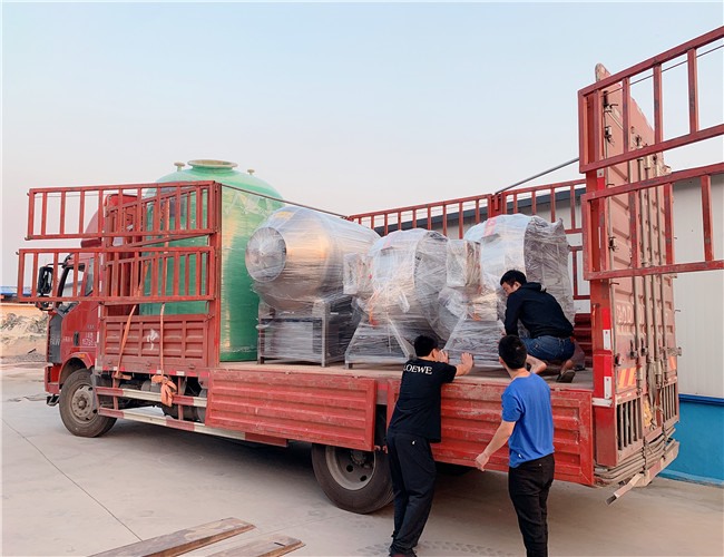 匯品1200L水冷泵變頻真空滾揉機(jī)一臺，600L可傾燃?xì)庵箦?臺發(fā)往河南