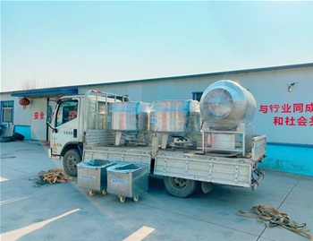 600L真空滾揉機(jī)、700L電加熱夾層鍋、200L料車(chē)發(fā)往河南