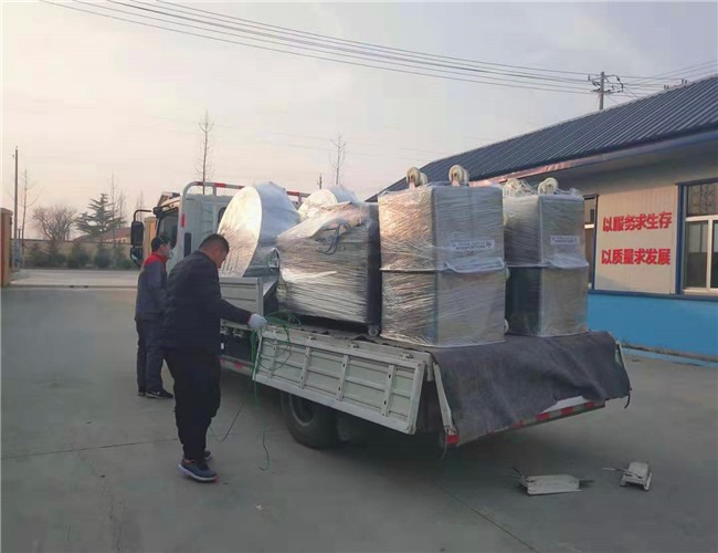 夾層鍋，真空包裝機，料車。晾肉推車發(fā)往安徽