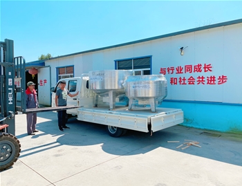 立式保溫電加熱夾層鍋1200L一臺，500L一臺，發(fā)往河南周口