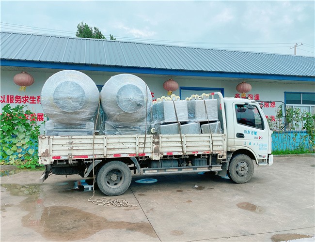 800L真空滾揉機(jī)2臺(tái)，200L料車(chē)15臺(tái)，發(fā)貨昌樂(lè)