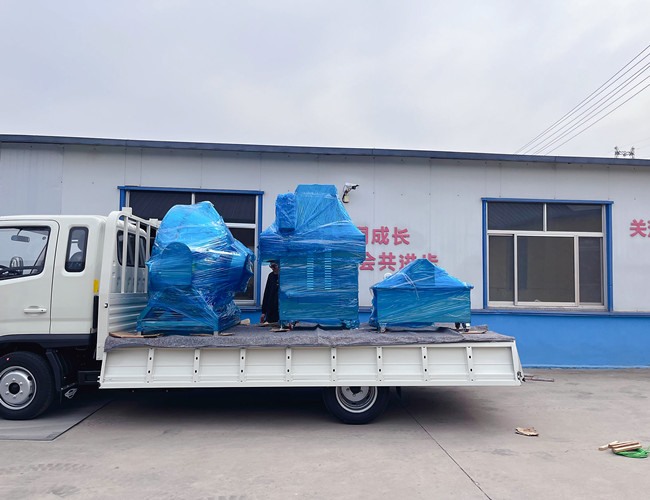 新款80針鹽水注射機，600L可傾電加熱夾層鍋，200L不銹鋼料車，直達車發(fā)貨河南鄭州