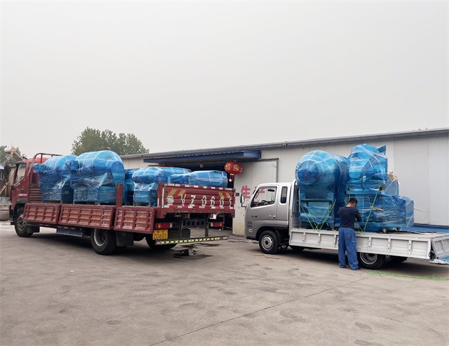 匯品真空滾揉機(jī)、料車、上料器、真空包裝機(jī)、夾層鍋等肉制品深加工設(shè)備發(fā)貨湖北武漢