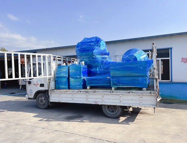 700雙層全自動殺菌鍋、料車、滾揉機發(fā)貨河南周口